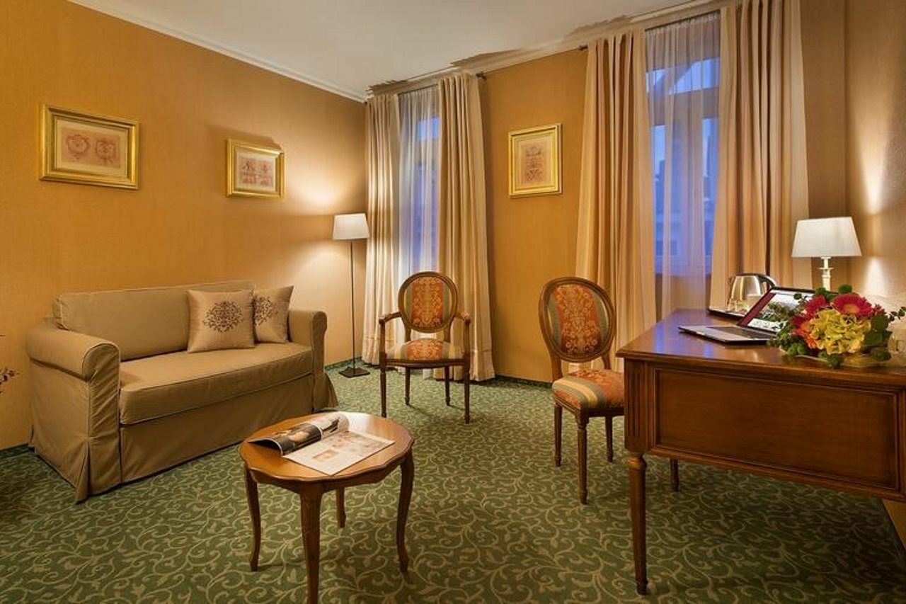 Angelis Hotel Prague Exterior photo